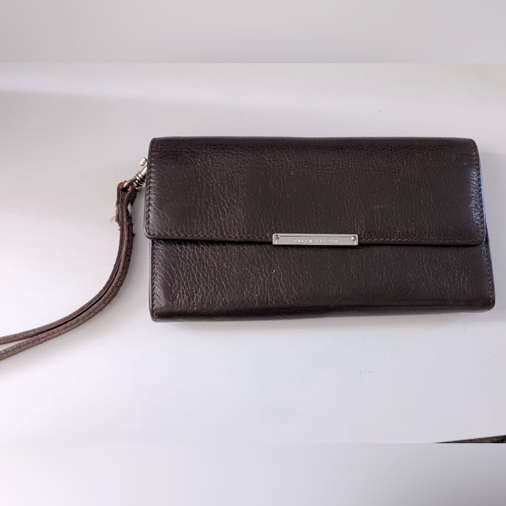 Ralph Lauren wallet. Good condition, used but well taken care of.